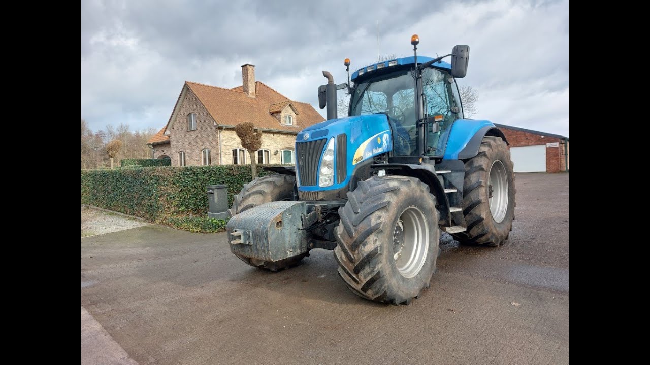New Holland T8020