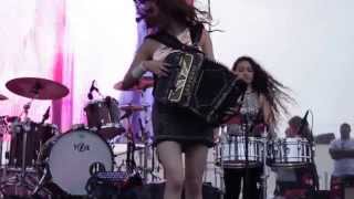 Video thumbnail of "Las Fenix "El Tao Tao" + "Juana la cubana" at Fiesta de la Flor"