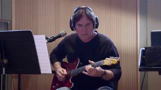 Video thumbnail of "Carl Verheyen Guitarist playing STEALING GASOLINE from the album "Essential Blues.""