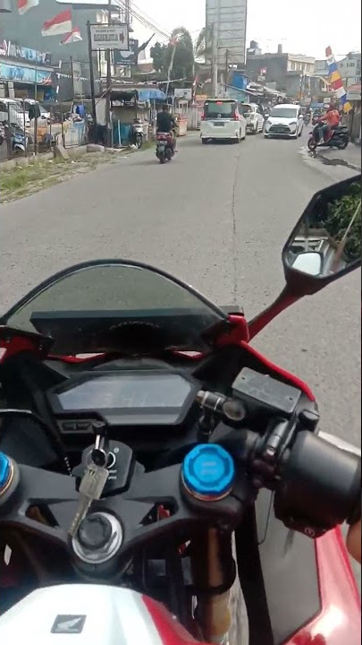 story wa ig naik motor CBR di siang hari