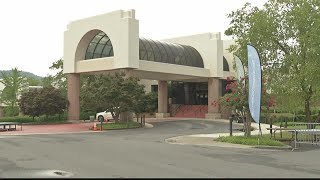 7 hurt in crash at Dalton car auction event
