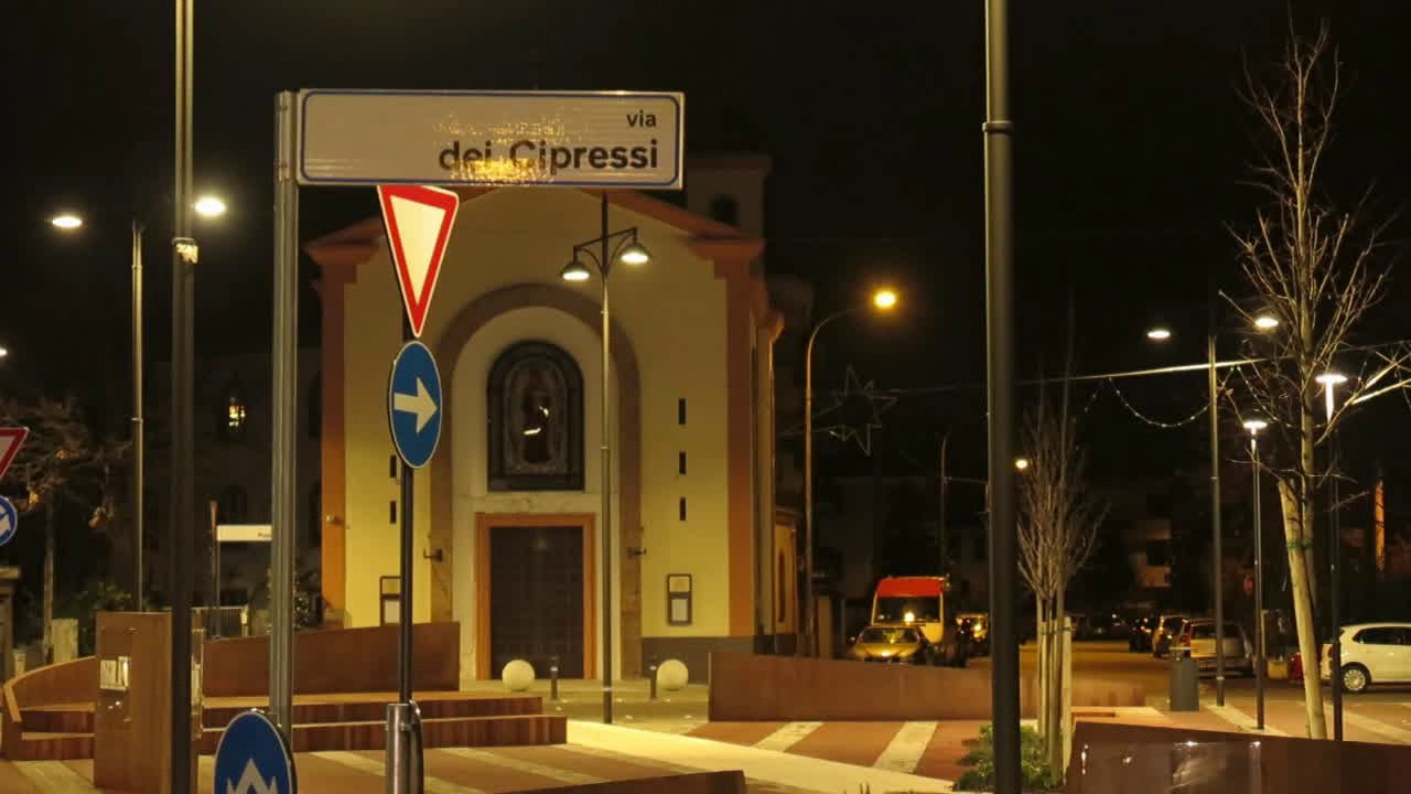 RIMINI: Fanno esplodere un bancomat, ricco il bottino