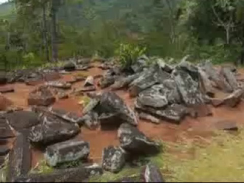 This video shows the mysterious nature of the Gunung Padang site in Cianjur, Jawa Barat, Indonesia. Important aspects of general human life may be waiting to be revealed in this site. Since the researches are still on going right now, here is the videocast showing the expedition by Indonesia Archipelago Culture Initiatives (IACI) 2008.