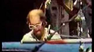 Elton John - Pinball Wizard (Dodger Stadium 1975) chords