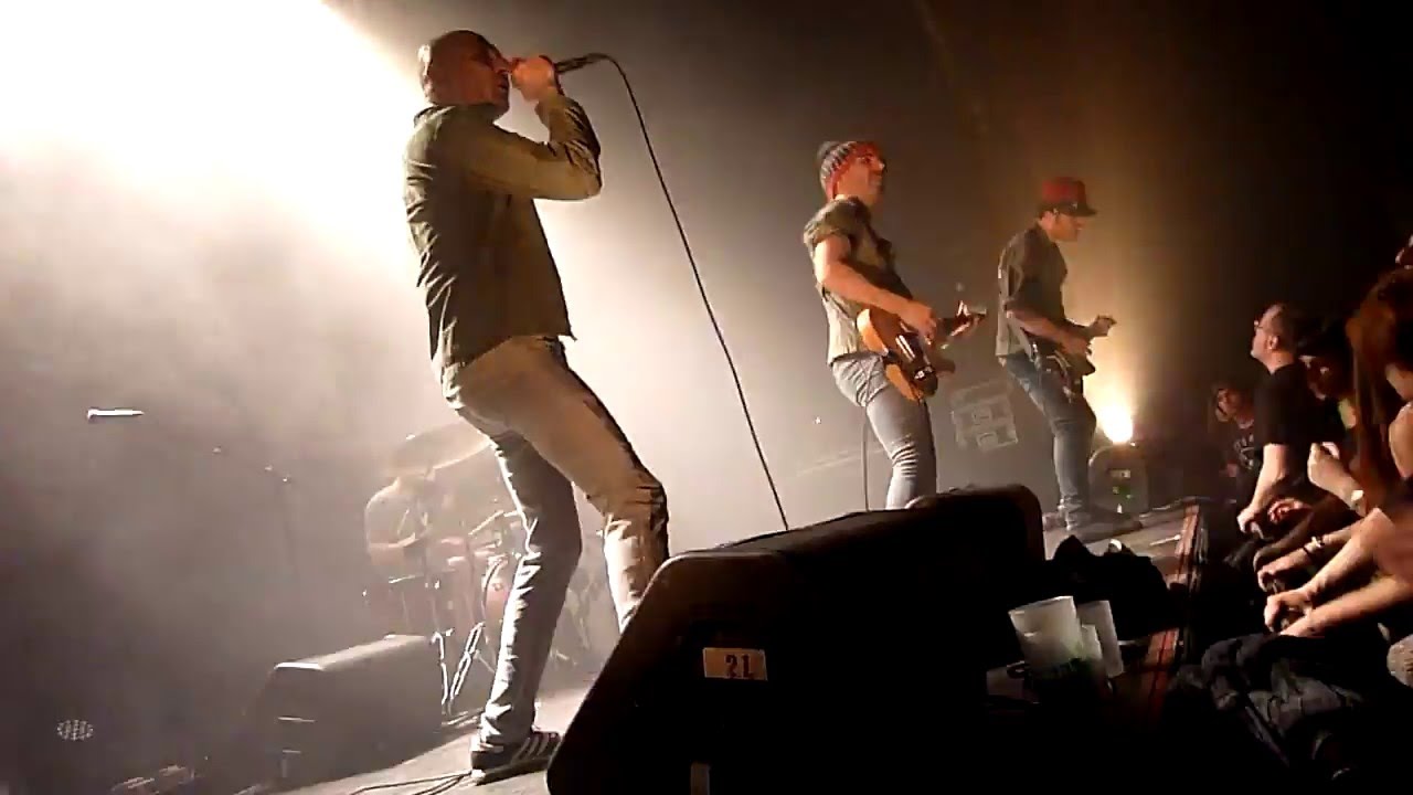 No One Is Innocent - La Peau - El Médiator - Perpignan - YouTube
