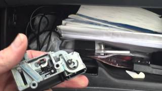 Open a stuck glovebox on a 2007 Honda Odyssey