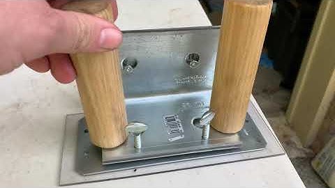 My take on a simple but capable grinding and bevel jig for knife making. No welding involved here.