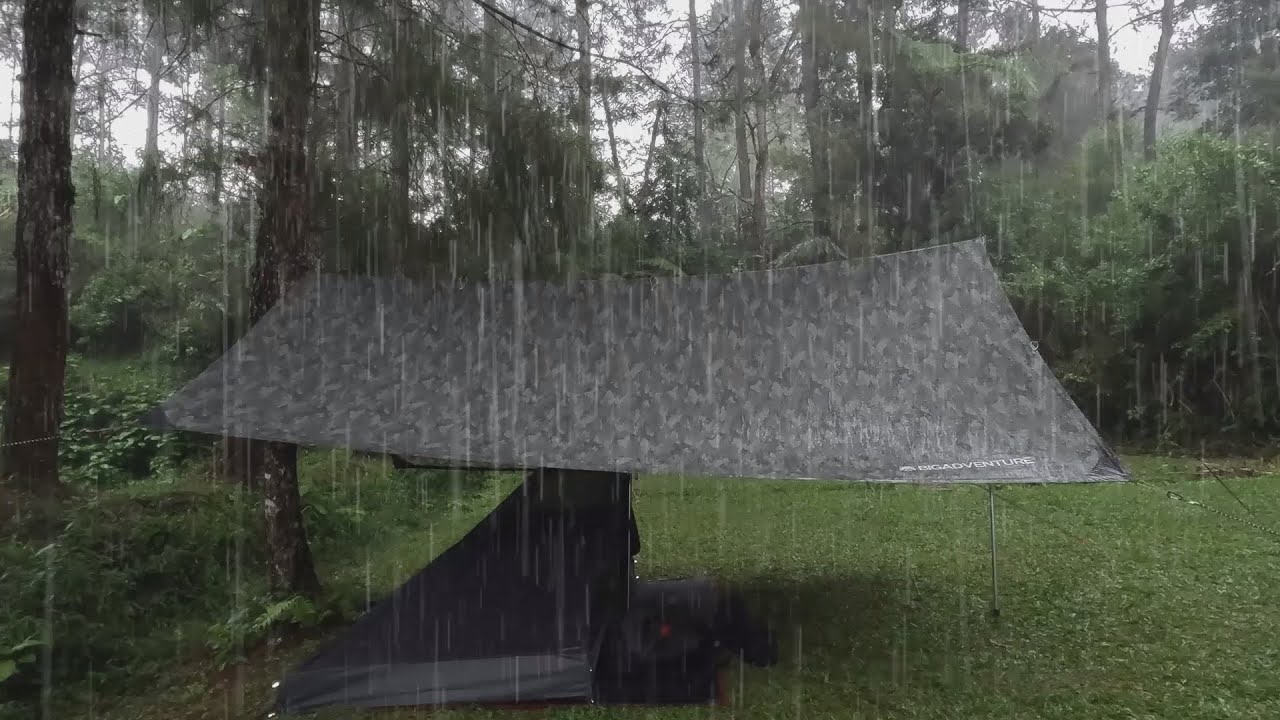 AMAZING CAMPING IN HEAVY RAIN AND THUNDER - RELAXING SOLO CAMPING IN ...