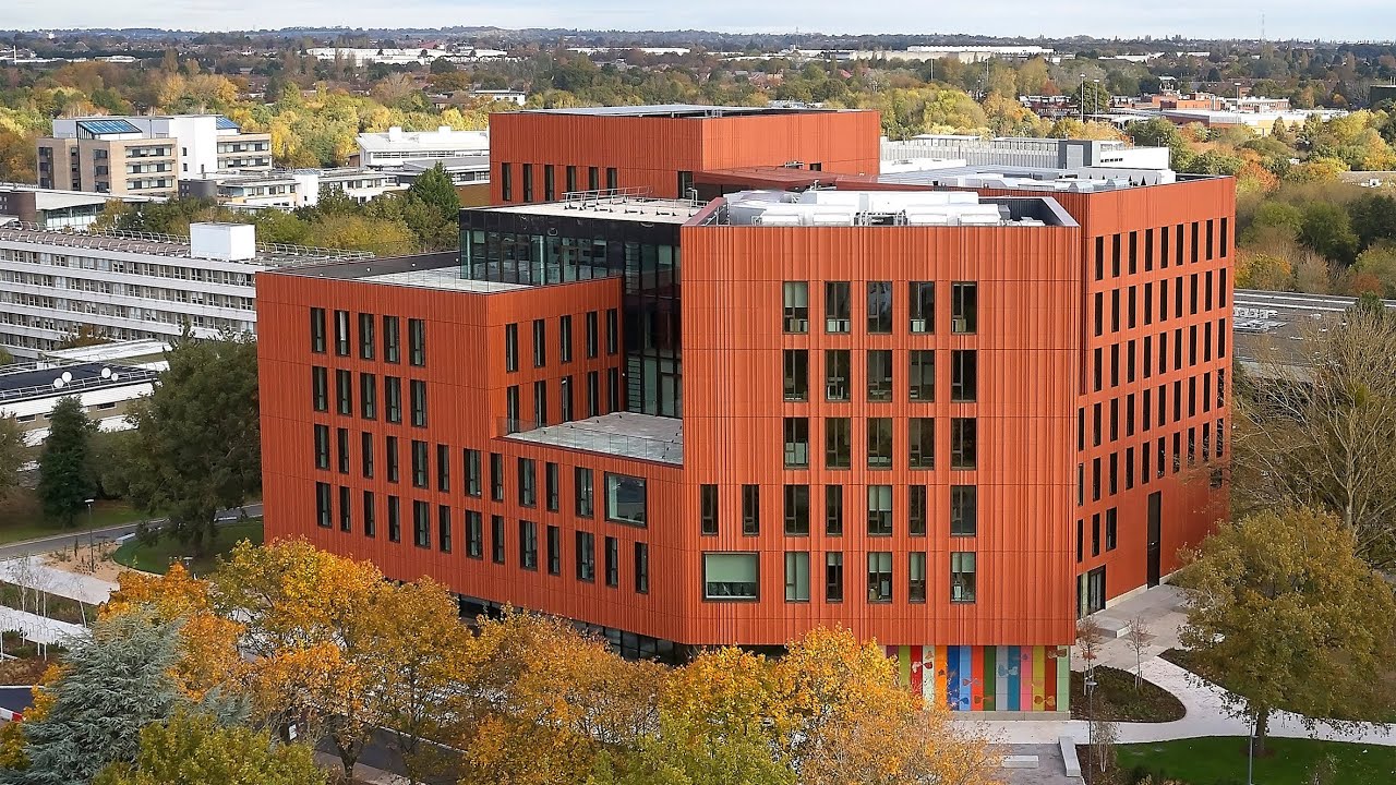 Feilden Clegg Bradley Studios completes "scholarly, welcoming" arts faculty at University of Warwick