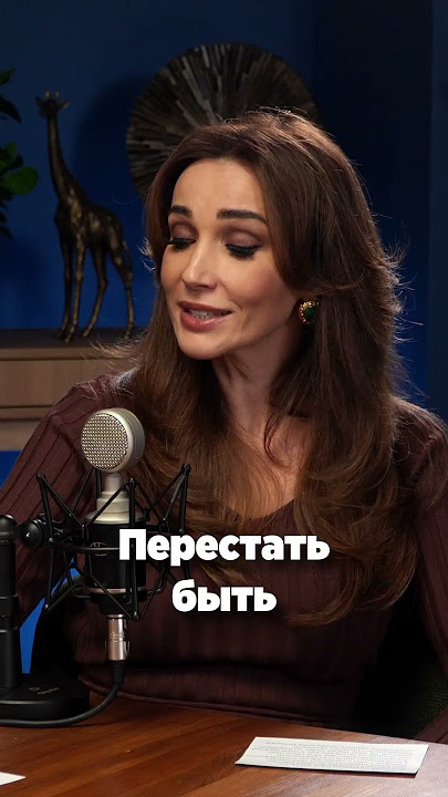 Ресейлік жұлдыздардың ұрланған интимдік суреттері Кира Найтлидің аяқ фетиші