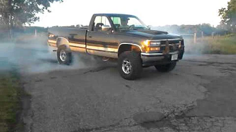 Chevy burnout on 32s