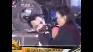Kotak - Kau manis kau iblis (Dream Band Tv7 live)