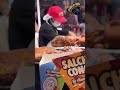 Toda la gente que viene a la feria termina aquí 🤯🌭 Conos reventados de salchicha y carne
