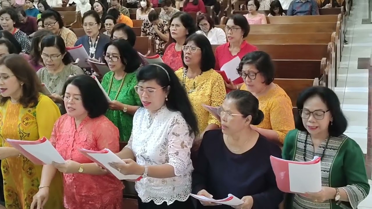 *Bila kasih ada pada mu* koor Parompuan HKBP Imanuel Kelapa Gading, Jakarta Utara. 