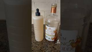 💅🏻🍎Homemade ACV Apple Cider Vinegar hair rinse. Recipe at end of video.
