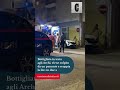 Bottigliata in testa agli Archi, viene colpito da un passante e scoppia la lite: in due all'ospedale