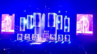 Robbie Williams - Rock Dj - Live At O2 Arena Prague 7.9.2025