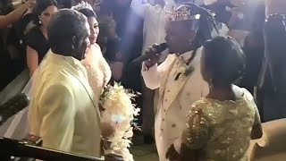 Cantando Esta Fue La Romántica Entrada De La Boda De Me Black Y Yuranis T A N I A