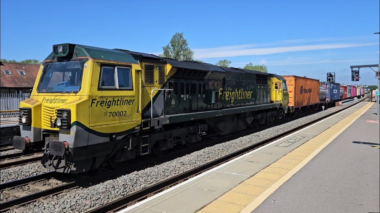 Freightliner class 70