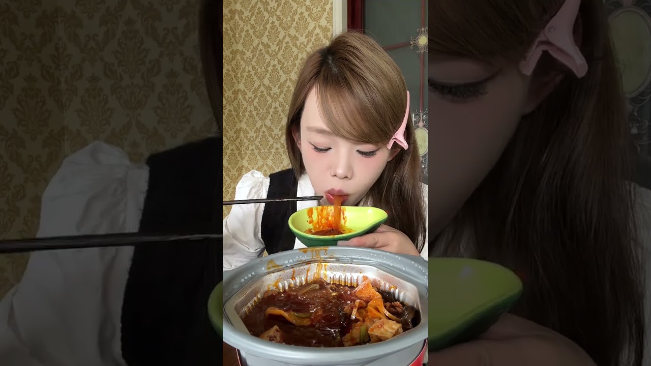 Spicy Fatty Beef Self-Enjoying Hotpot Girls who love food One foodie has been identified Foodie’