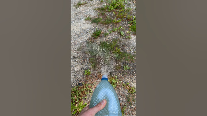 Homemade Weed Killer with Vinegar #shorts #gardening #gardeningtips #diy