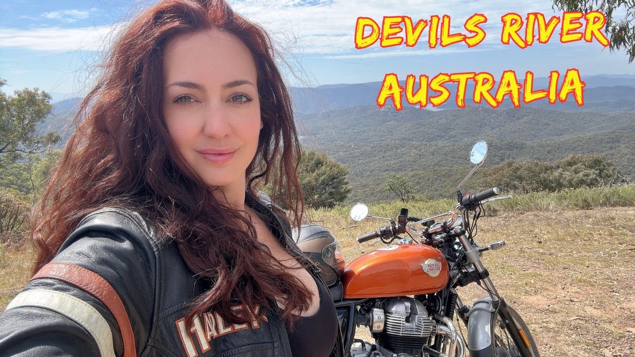 ALONE in the OUTBACK!!  Devils River ride on a Royal Enfield