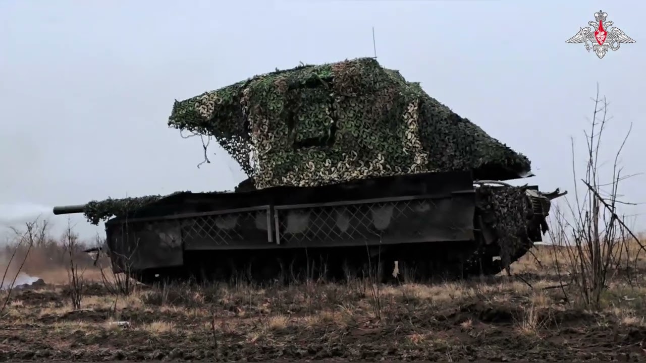 🇷🇺T-80BV of the 3rd Army Corps of the "Southern" group of forces in action in the Chasov Yar.(2024)