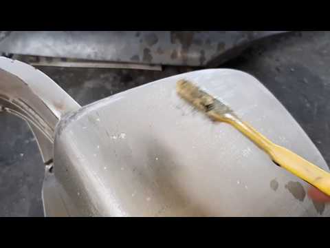 Video: Bagaimana anda membetulkan cip cat pada bumper?