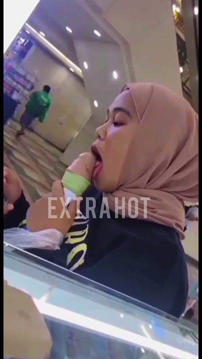 Menikmati Banget Makan Es Krimnya 🙄🙄 #shorts #geli #enaksusunya #tiktok #funny