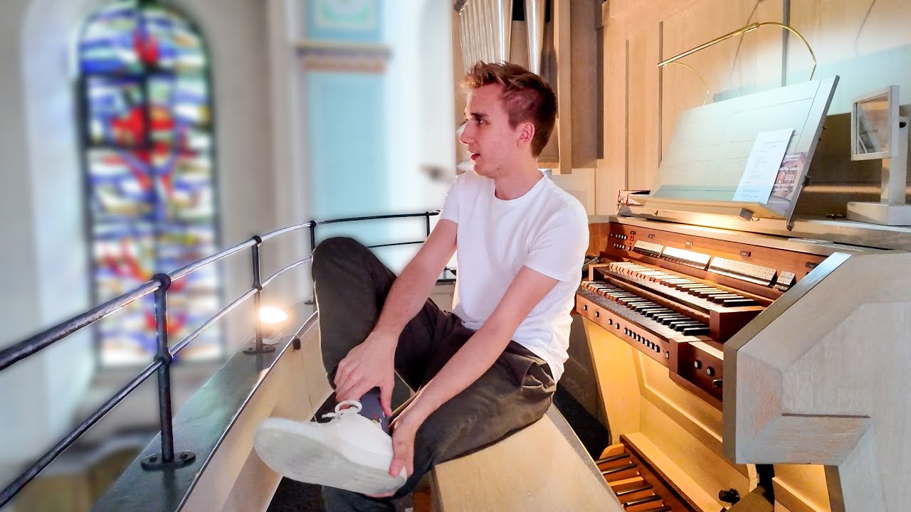 Shoes off, amazing organ!