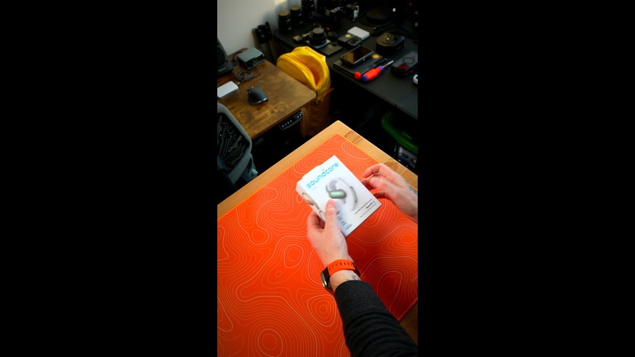 💚 The green AeroFit 2 looks awesome with orange! 🧡 What colors would you pair them with? 🎧