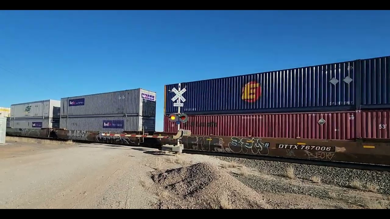 Bnsf stack train/semi trailers 