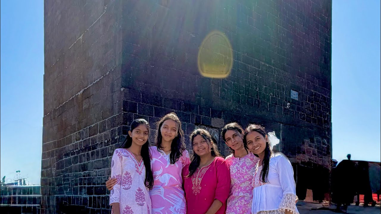 Shivneri fort vr gelo helicopter ne..!😎Friends sobt khup majja keli❤️🫂 