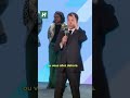 « Un manque total de respect » : au Kenya, Macron réprimande une foule dissipée