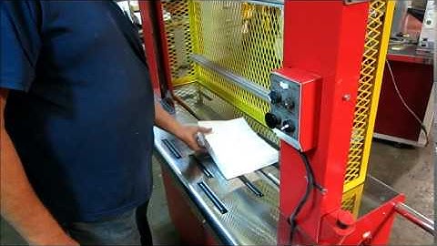 Samuel Strapping Systems P 710 Automatic Strapping Machine