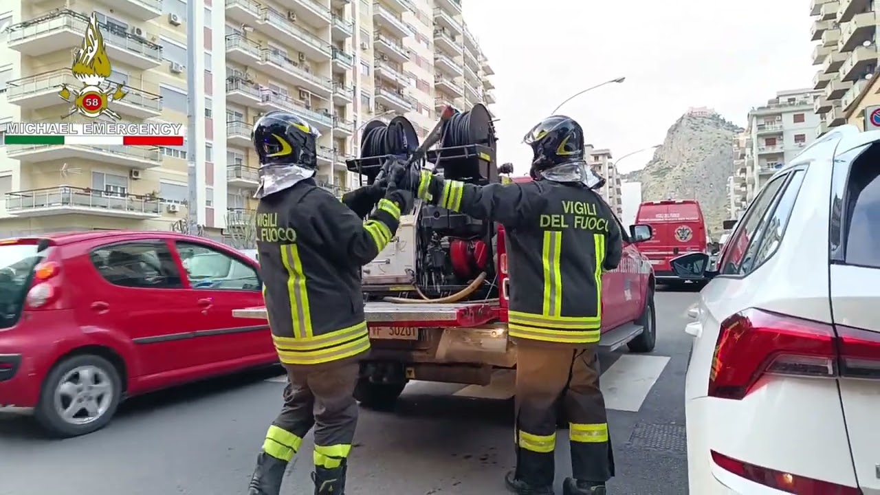 vigili del fuoco Palermo: [FUGA DI GAS] sul posto la squadra [26A + NUCLEO NBCR]