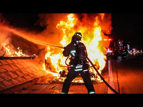 LAFD Engine 46: Freeway Auto Fire