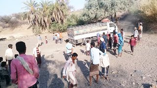 غرزت الشاحنه فطلبنا الفزعة شاهد كيف كان رد اصحاب القرية | طريق تعز اليمن منطقة الكدحة