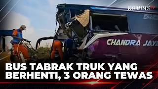 Tourist Bus Crashes into Truck on Solo-Ngawi Toll Road, 3 Dead and 18 Injured | KOMPAS SIANG