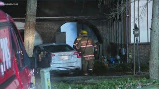 Firefighters battle 2-alarm blaze in Gaithersburg