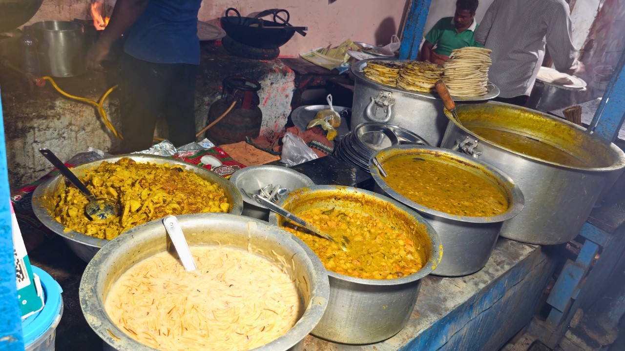 Cheapest Unlimited Thali Rs. 30/- Only | Must Try Pure Veg Meal In Bhubaneswar | Indian Street Food