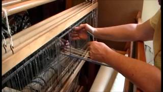 Nancy Today: Use a credit card to thread the reed ASMR