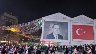 اردوغان يتجه الى مقر الحزب في انقرة لكي يلقي الخطاب امام مناصريه.