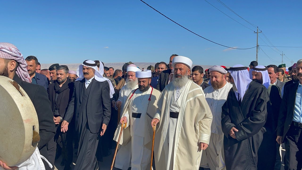 سماحة البابا شيخ يشارك في مراسم دفن رفات 32 من ضحايا الإبادة الجماعية للإيزيديين