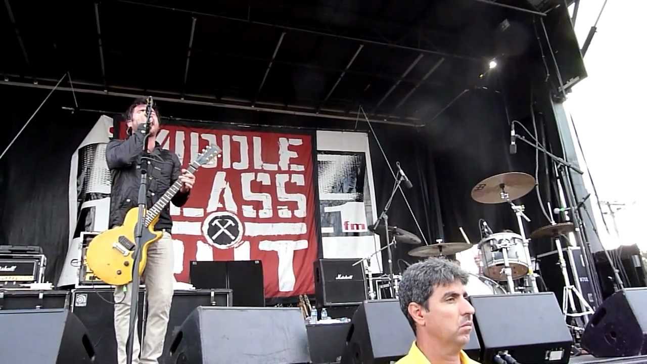 Middle Class Rut - USA (Front Row HD) Buzz Bakesale 2011 - YouTube