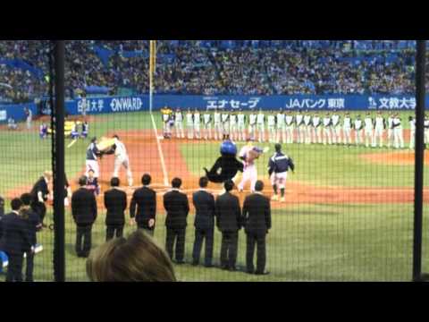 2016年3月29日神宮球場開幕戦　花束贈呈と国歌斉唱