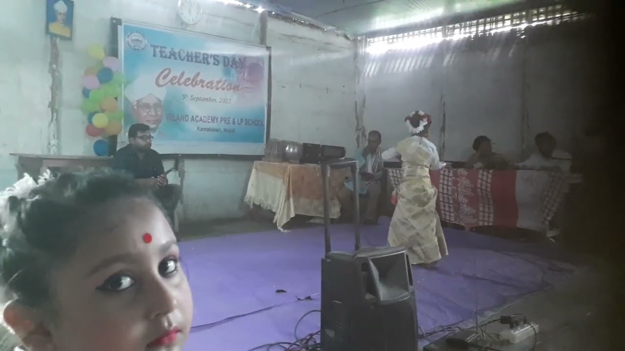 Kiyo Roi Roi  Keteki Binao Assamese song