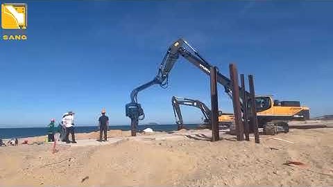 Huyndai 480 gắn búa rung đóng cừ larsen 12m Siêu Nghệ