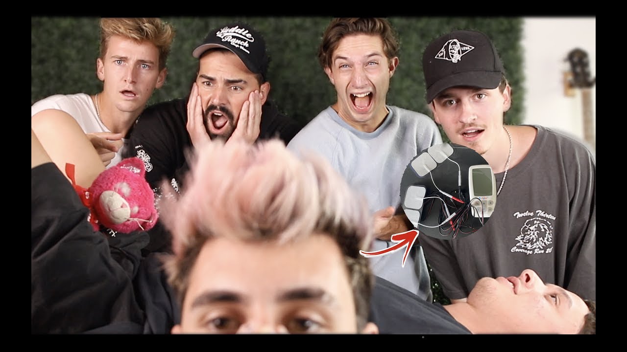 Guys Do Pregnancy Simulator!