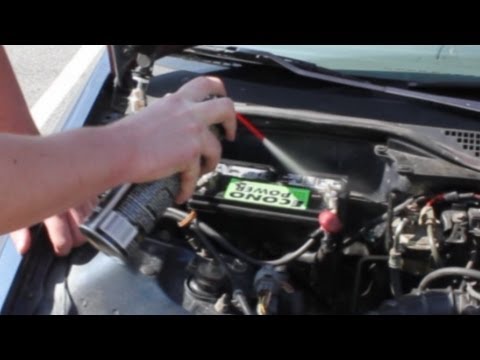 Video: Este sigur să puneți wd40 pe bateria mașinii?